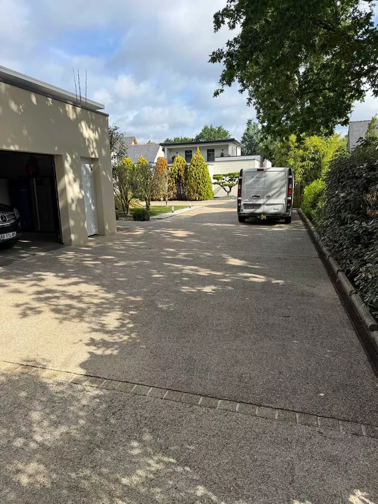 allee-beton-desactive-noircie-sainte-luce-sur-loire